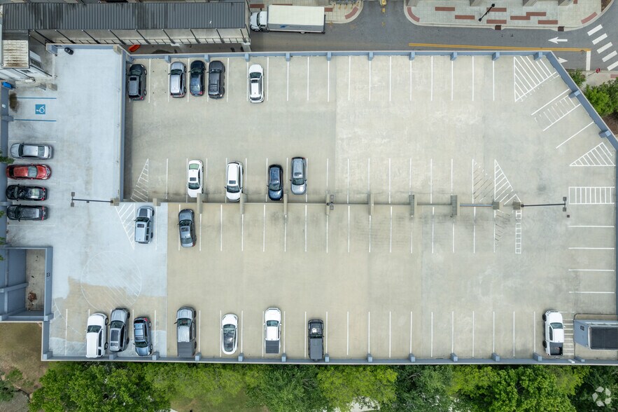More Photos Of 355 S Main St, Greenville Office For Lease