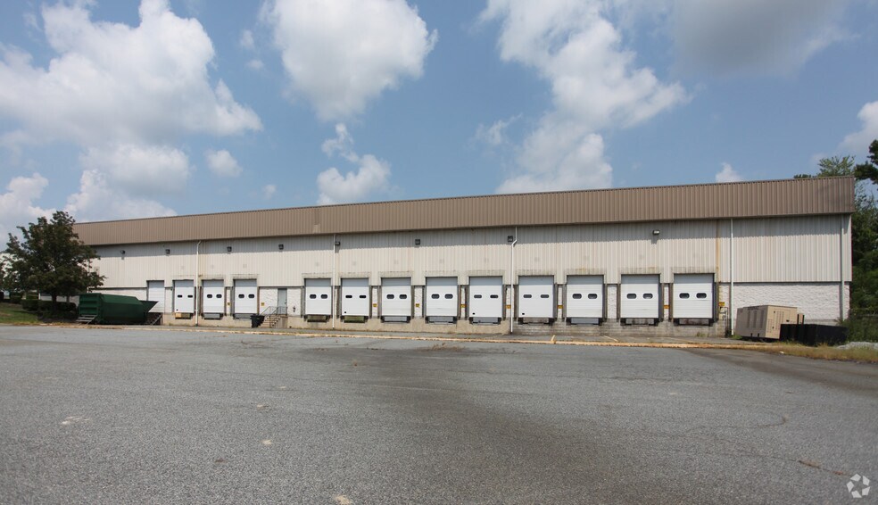 More Photos Of 40 Industrial Dr, North East Manufacturing For Lease