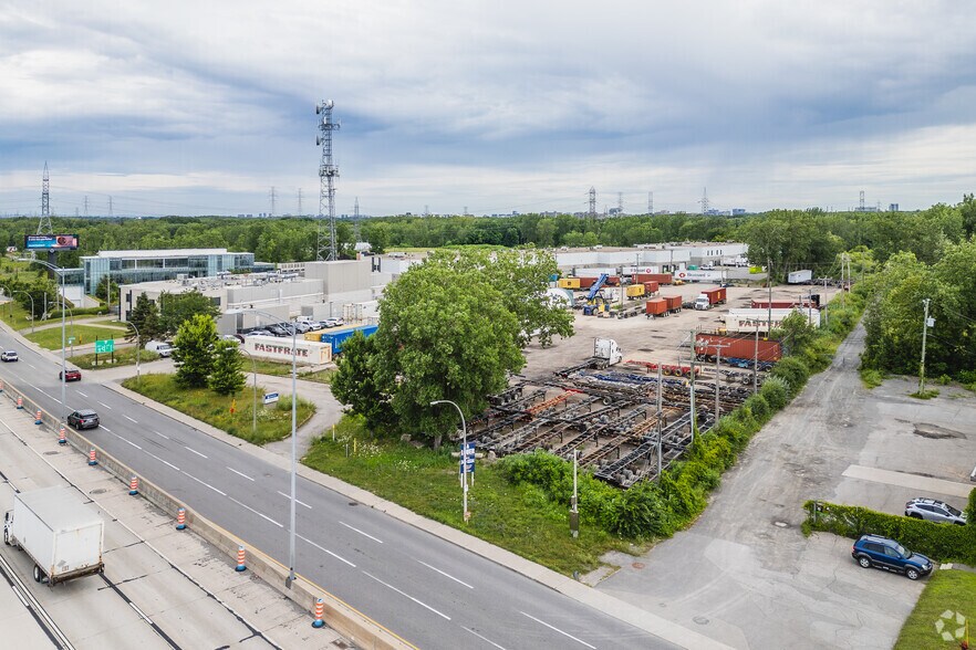 Primary Photo Of 4 Pitfield Boul, Montréal Land For Lease