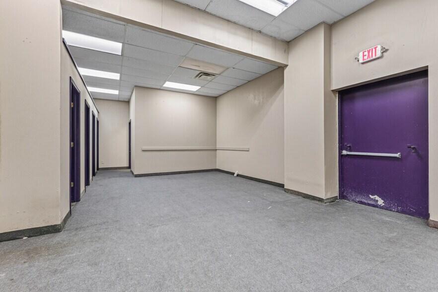 More Photos Of 1006 E Colby St, Whitehall Storefront Retail Office For Sale