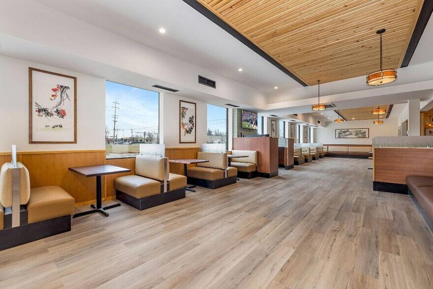 More Photos Of 2505 Wilmington Pike, Dayton Restaurant For Sale