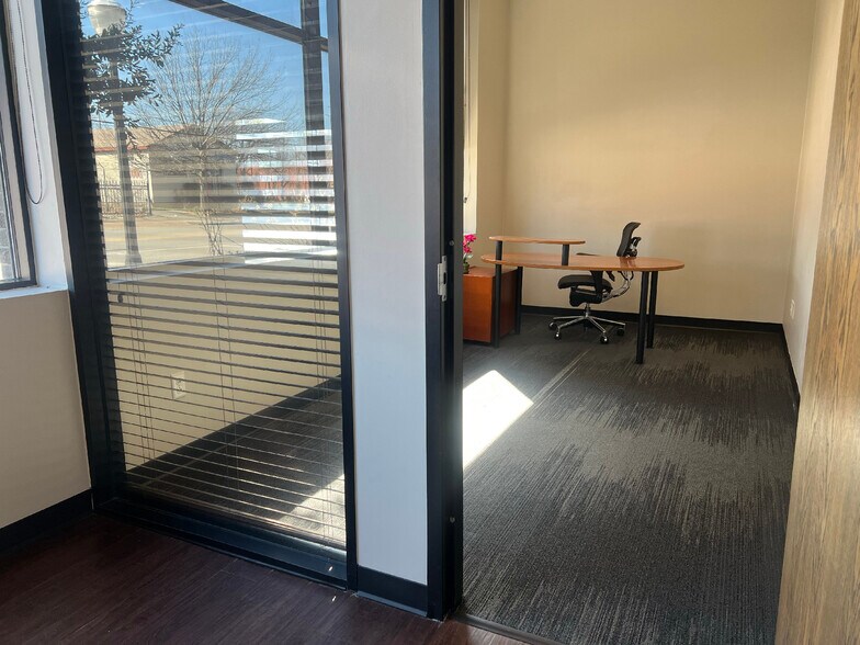 More Photos Of 328 Hemphill St, Fort Worth Loft Creative Space For Lease