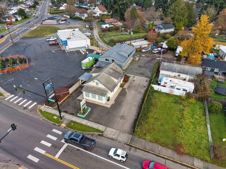 More Photos Of 1017 W Main St, Centralia Flex For Sale