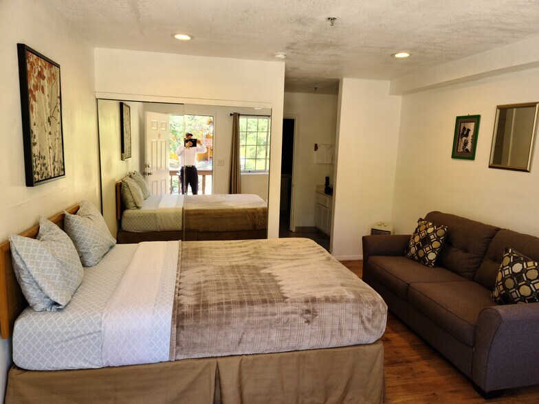 More Photos Of 2312 Blue Jay Ln, Arrowbear Lake Hotel For Sale