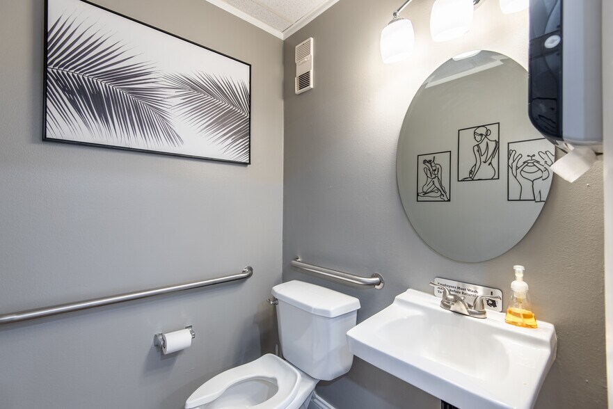 More Photos Of 315 E Strawbridge Ave, Melbourne Medical For Lease