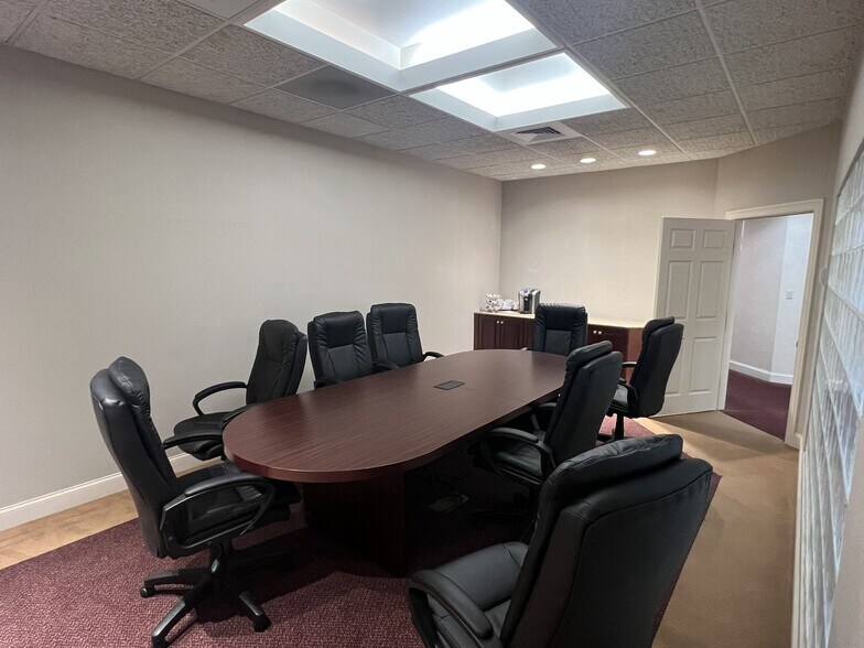 More Photos Of 3 Research Dr, Woodbridge Medical For Lease