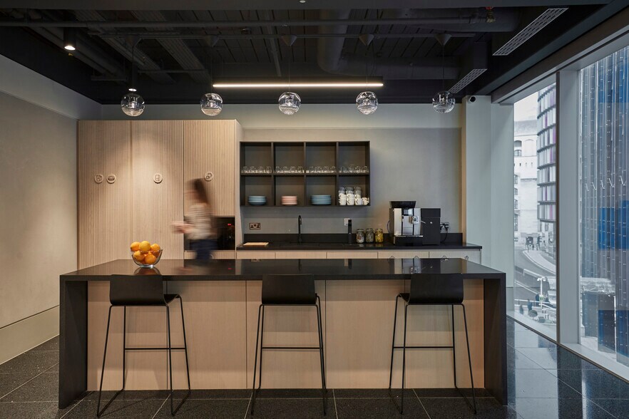 More Photos Of 20 Farringdon St, London Coworking Space