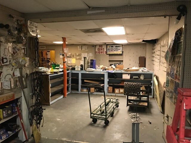 More Photos Of 950 S Gallatin St, Jackson Industrial For Lease