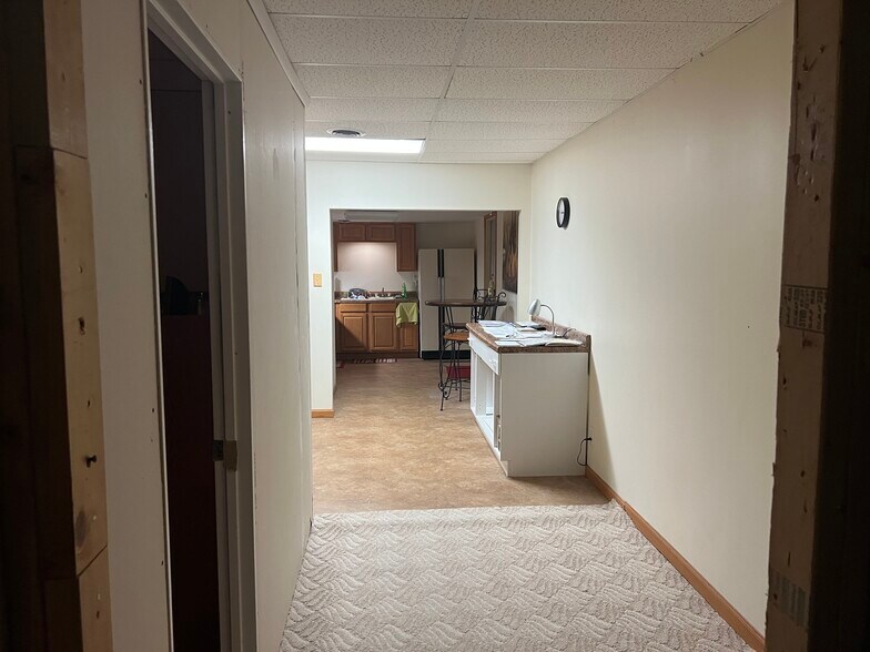 More Photos Of 300 E Broadway Blvd, Johnston City Specialty For Sale