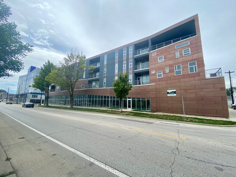 More Photos Of 505 S 1st St, Champaign Apartments For Lease