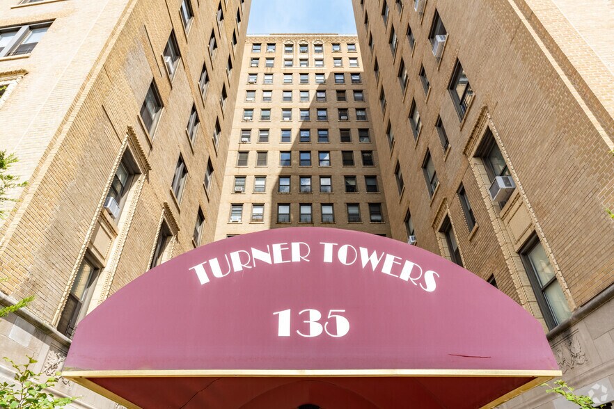 More Photos Of 135 Eastern Pkwy, Brooklyn Apartments For Lease