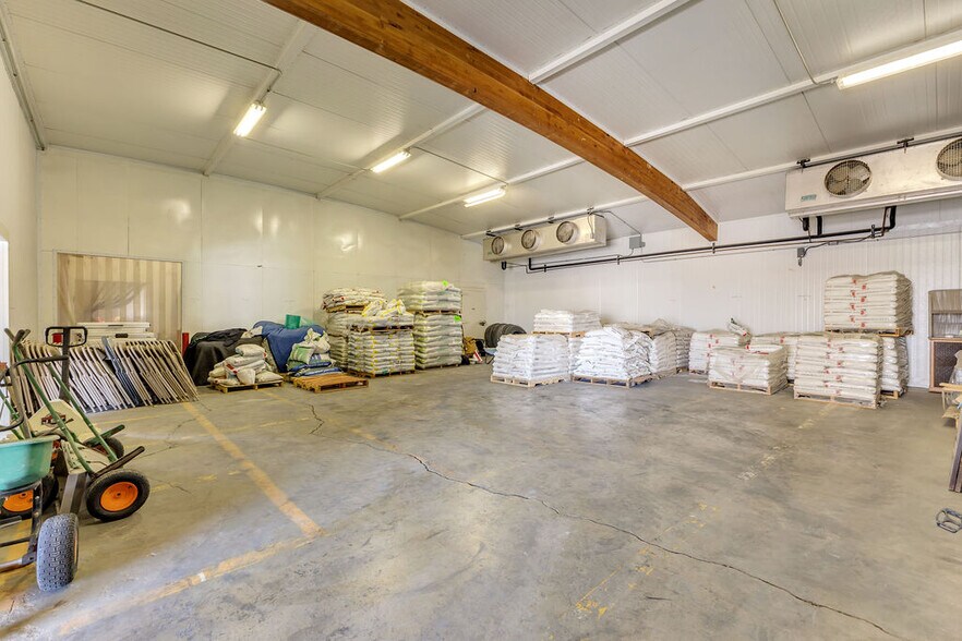 More Photos Of 81500 Industrial Pl, Indio Warehouse For Sale