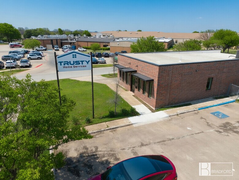 More Photos Of 300 Fox Ave, Lewisville Freestanding For Sale