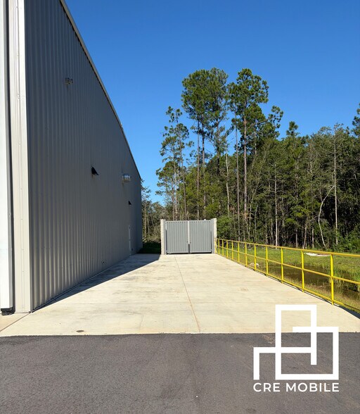 More Photos Of 5672 Commerce Blvd W. blvd, Mobile Industrial For Lease