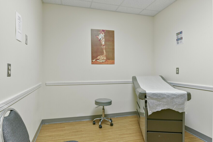 More Photos Of 845 N Main St, Providence Medical For Sale