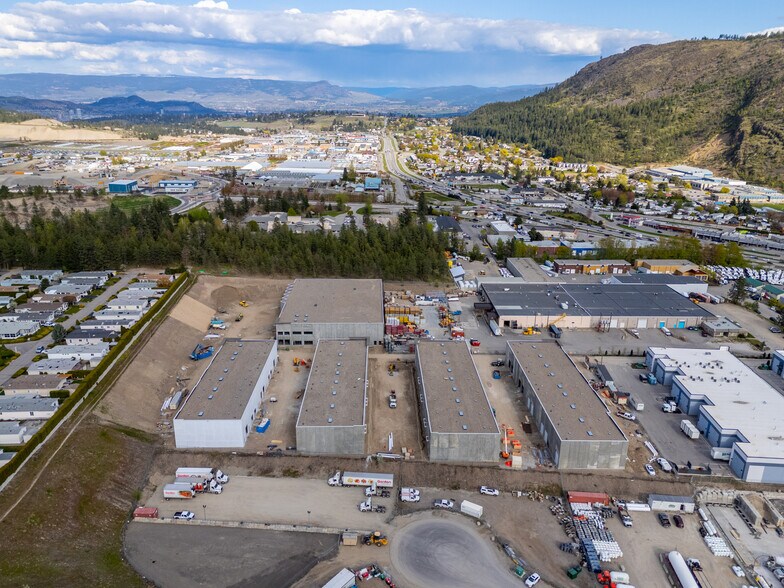 More Photos Of 2648 W Kelowna Rd, West Kelowna Showroom For Sale