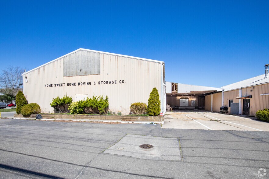 More Photos Of 342 Montauk Hwy, Wainscott Warehouse For Sale