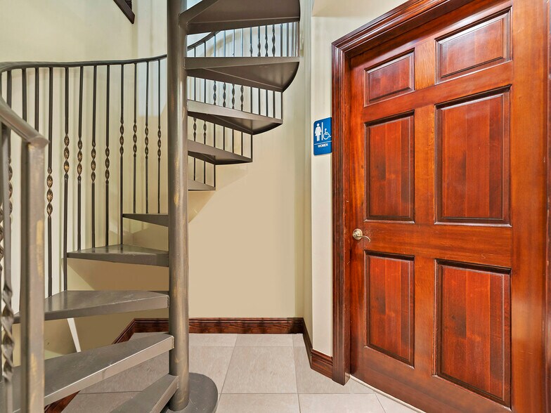 More Photos Of 11050 N Kendall Dr, Miami Loft Creative Space For Sale