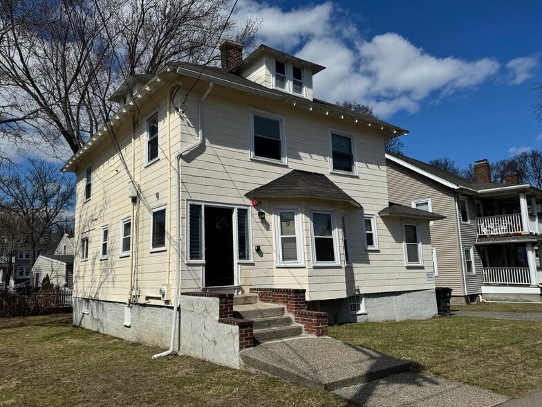 Primary Photo Of 10 Edgewood Cor, Quincy Apartments For Sale
