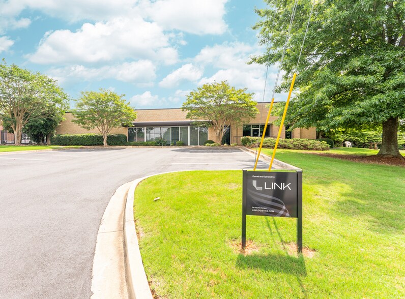 More Photos Of 5622 E Ponce de Leon Ave, Stone Mountain Distribution For Lease