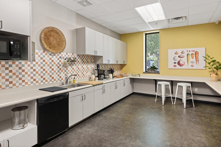 More Photos Of 500 Orient St, Chico Office For Sale