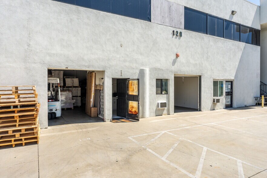 More Photos Of 127-129 S 8th Ave, La Puente Warehouse For Sale