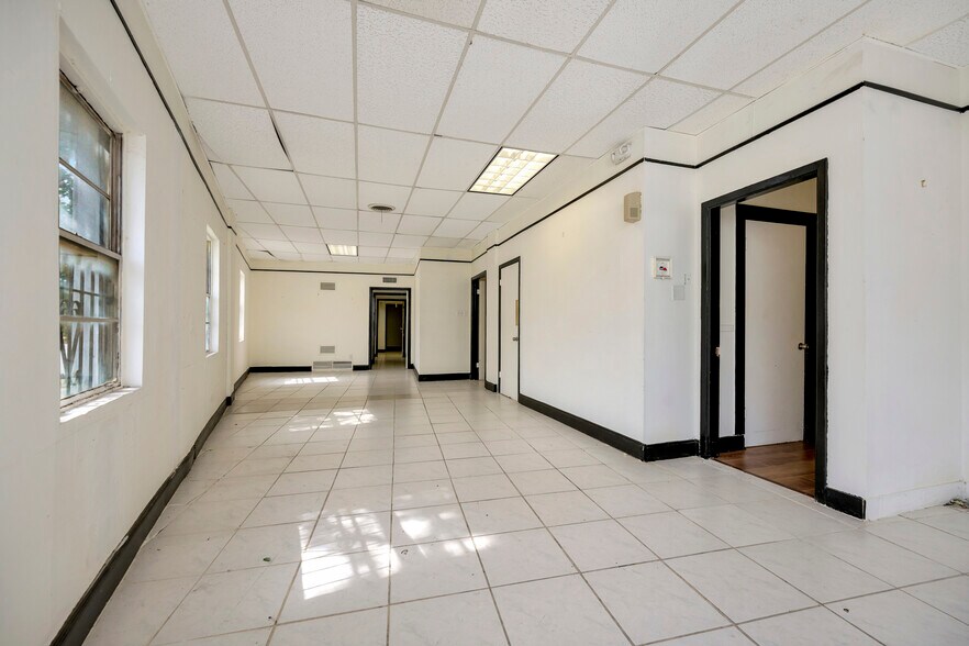 More Photos Of 2200 Evans Ave, Fort Worth Medical For Sale