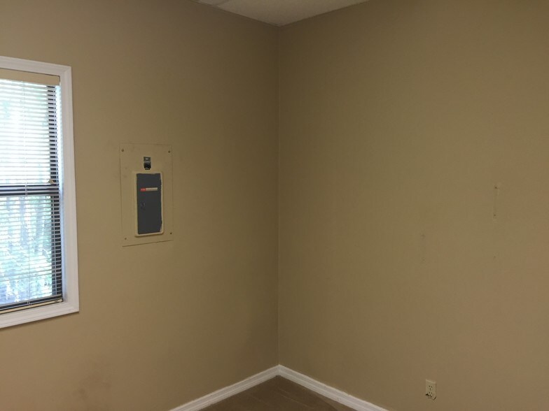 More Photos Of 2301 Park Ave, Orange Park Medical For Lease