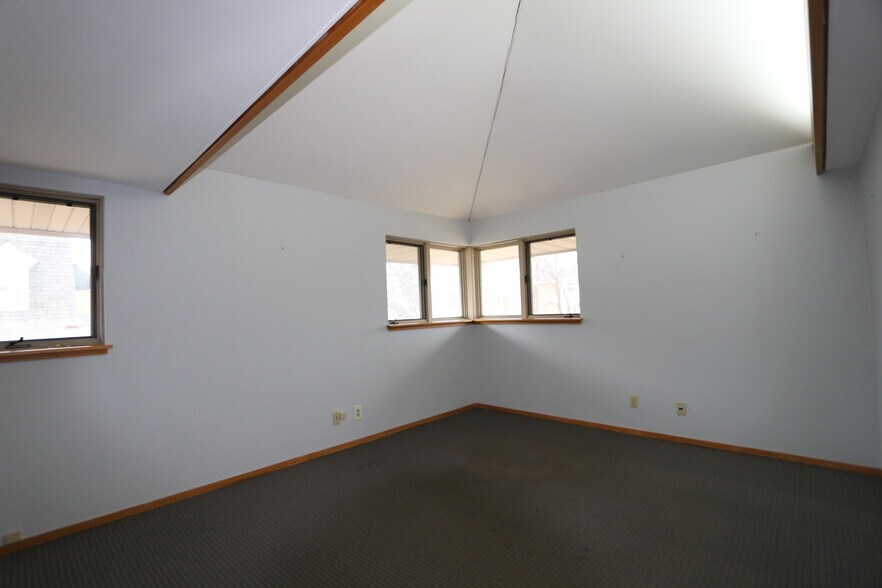 More Photos Of 473 N Kirkwood Rd, Kirkwood Office For Lease