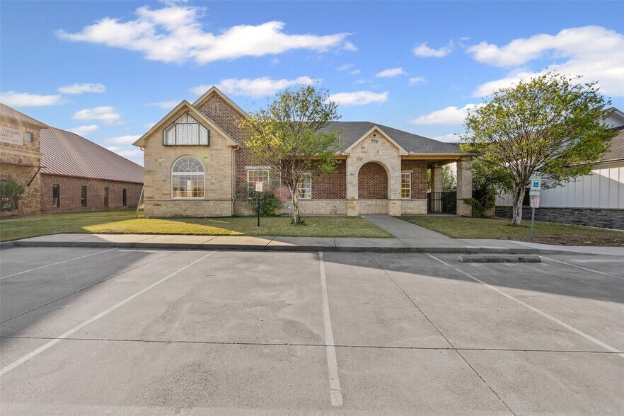 Primary Photo Of 779 E FM 1187, Crowley Medical For Sale