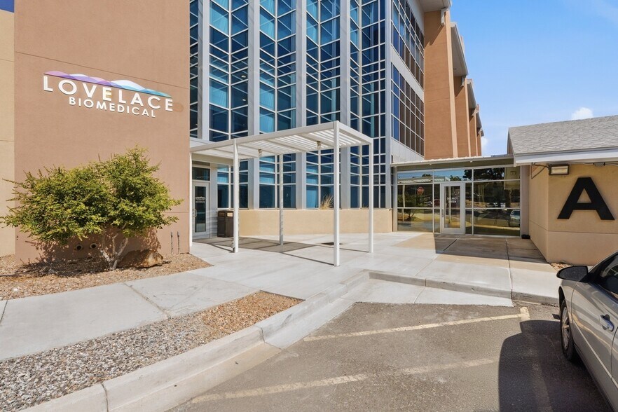 More Photos Of 2425 Ridgecrest Dr SE, Albuquerque Medical For Lease