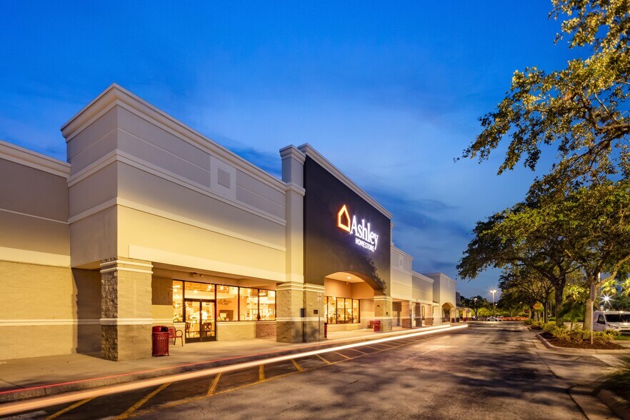 More Photos Of 101-401 Towne Center Blvd, Sanford Unknown For Lease
