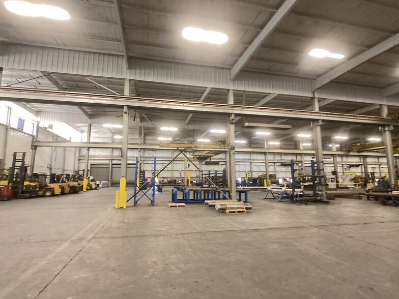 More Photos Of 9450 W Wingfoot Rd, Houston Manufacturing For Lease