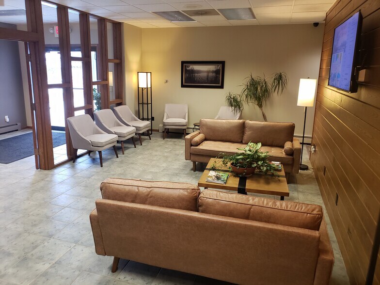 More Photos Of 1415 Merrill Ave, Wausau Medical For Lease