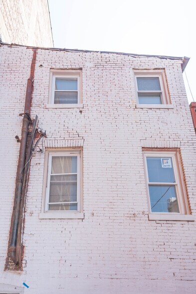 More Photos Of 2100-2102 Maryland Ave, Baltimore Apartments For Sale