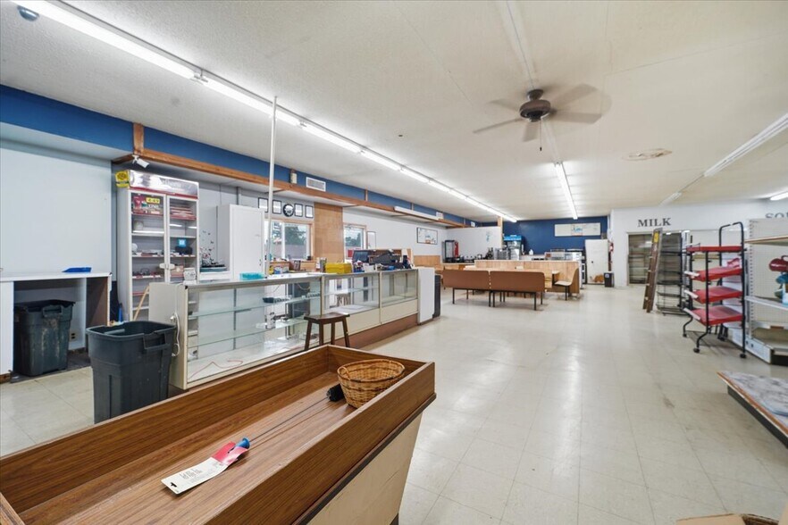More Photos Of 407 Main St, Union Freestanding For Sale