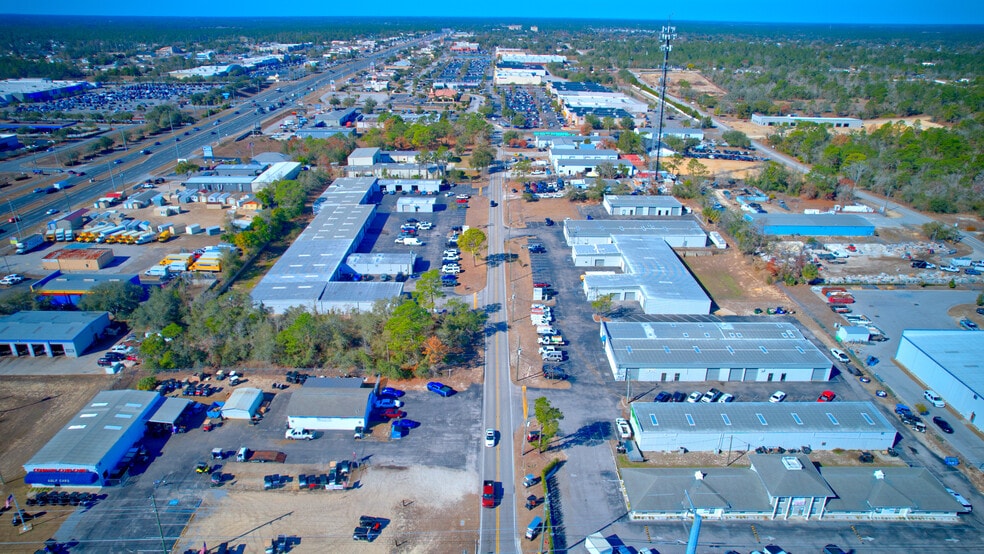 More Photos Of 13400-13499 Chambord St, Brooksville Manufacturing For Lease