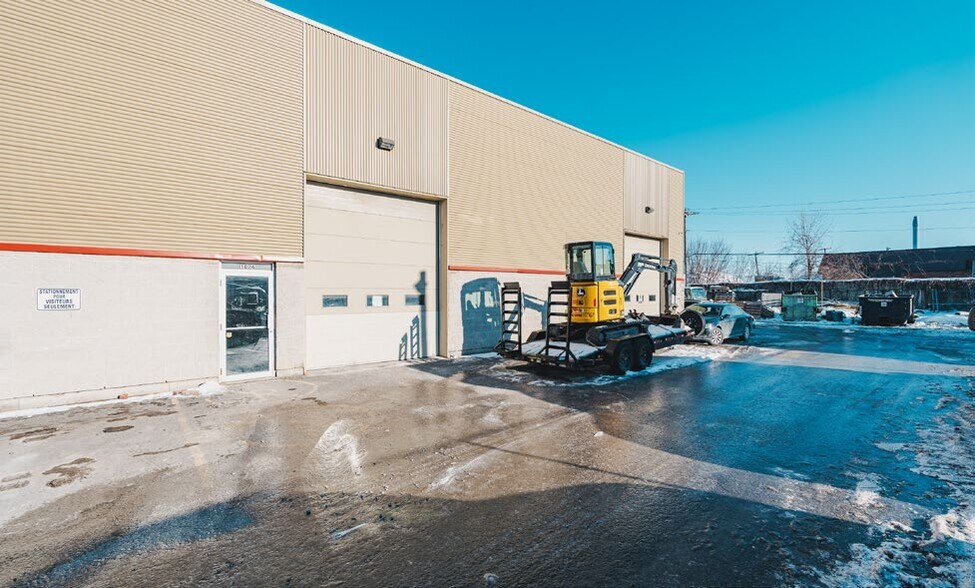 More Photos Of 1620-1626 Boul Saint-Elzéar O, Laval Warehouse For Sale