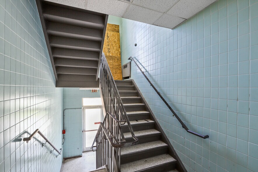 More Photos Of 184 Salem Ave, Dayton Office Residential For Lease