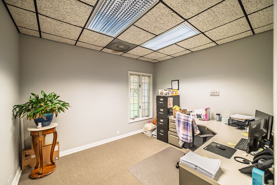 More Photos Of 3140 Parisa Dr, Paducah Office For Sale