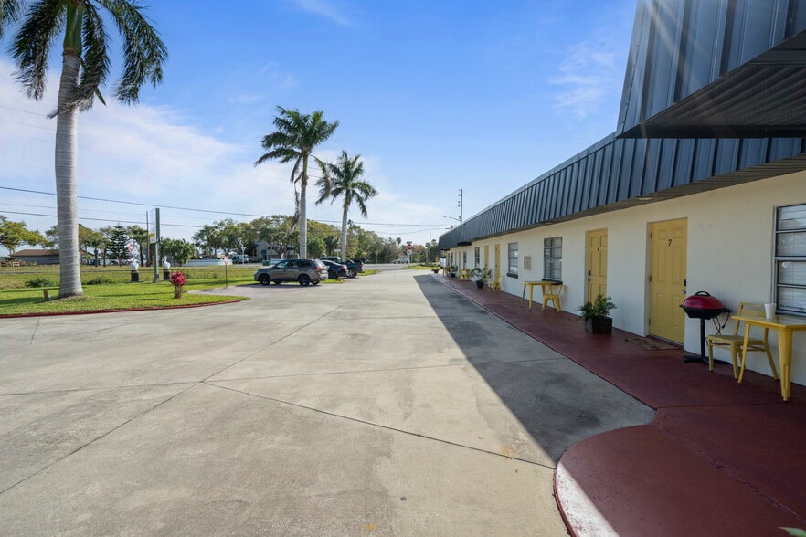 More Photos Of 5690 S Us Highway 1, Grant Hotel For Sale