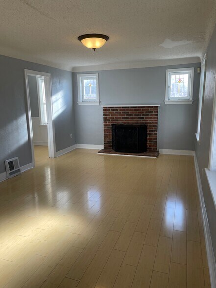 More Photos Of 4142 Crescent Dr, Saint Louis Medical For Sale