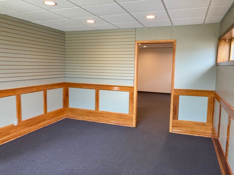 More Photos Of 4269 W Beltline Hwy, Madison Coworking Space