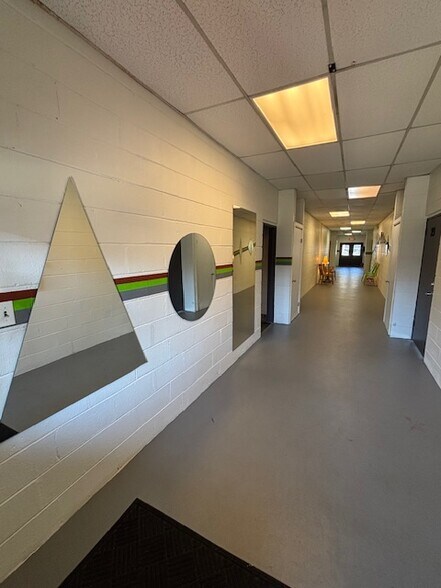 More Photos Of 1401 Montgomery Hwy, Birmingham Storefront Retail Office For Sale