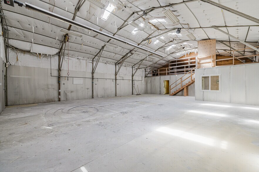 More Photos Of 824 Poplar St, Carlin Industrial For Sale