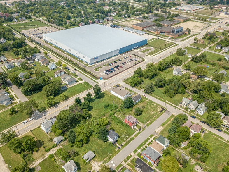 More Photos Of 5788 Van Dyke St, Detroit Auto Repair For Sale