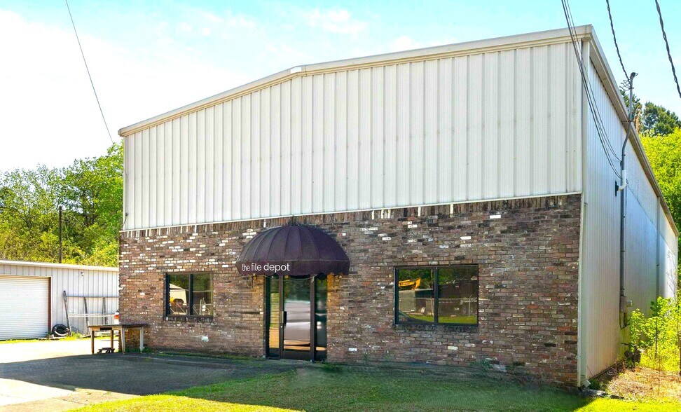 Primary Photo Of 1209 24th Ave, Bessemer Service For Sale