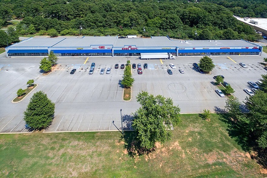 More Photos Of 697 Davis Rd, Stockbridge Unknown For Sale