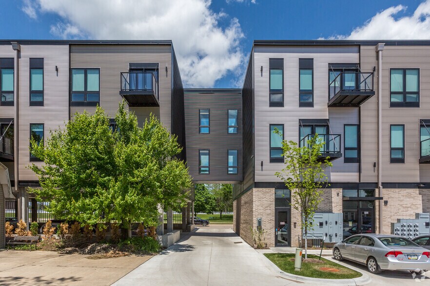 More Photos Of 200 W 1st St, Cedar Falls Apartments For Lease