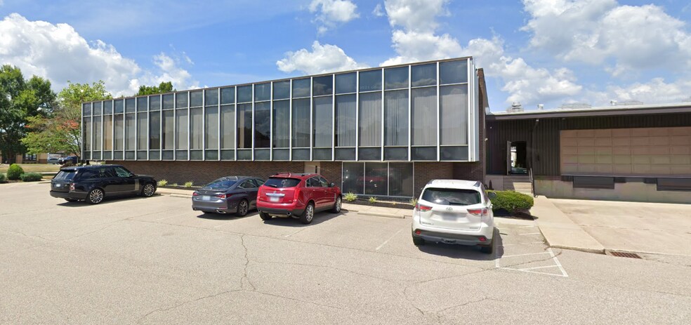 More Photos Of 1100 Gest St, Cincinnati Warehouse For Lease